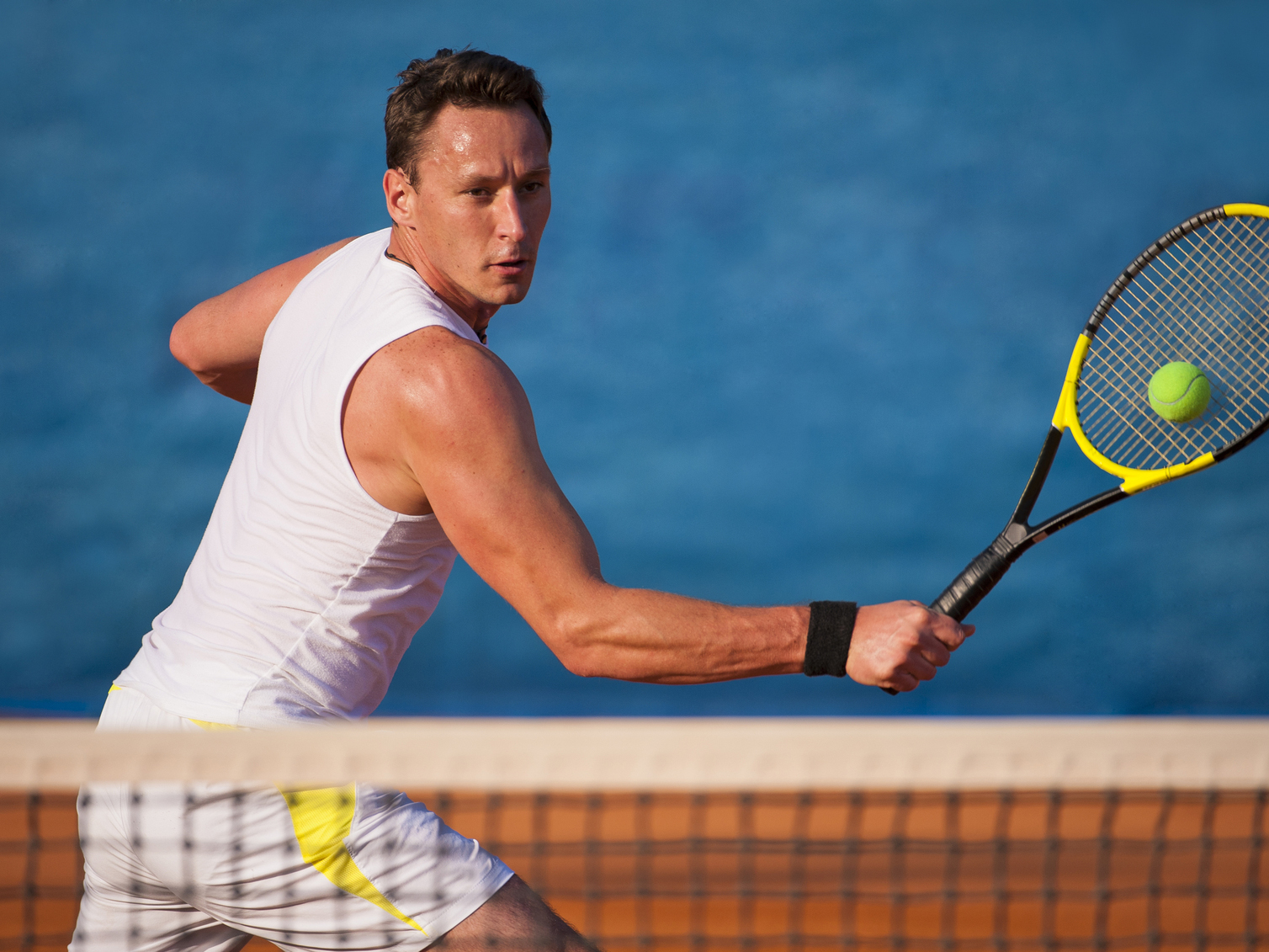 3 Tips For Consistent One-Handed Backhand Shots